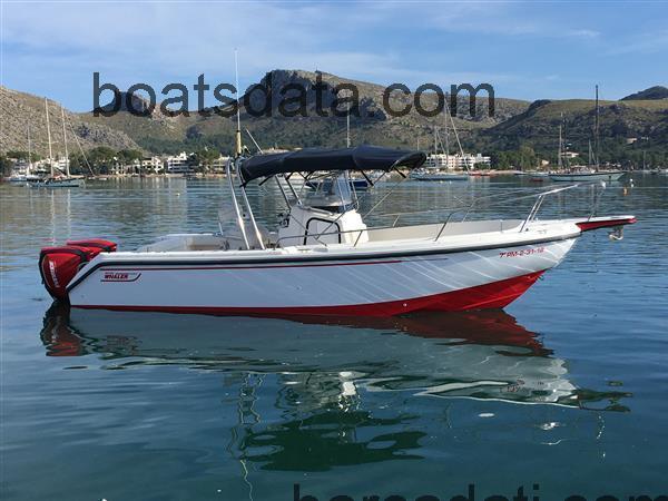 Boston Whaler 260 Outrage recensioni e scheda tecnica