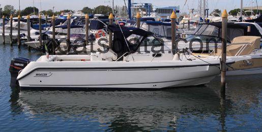 Boston Whaler 280 Conquest recensioni e scheda tecnica