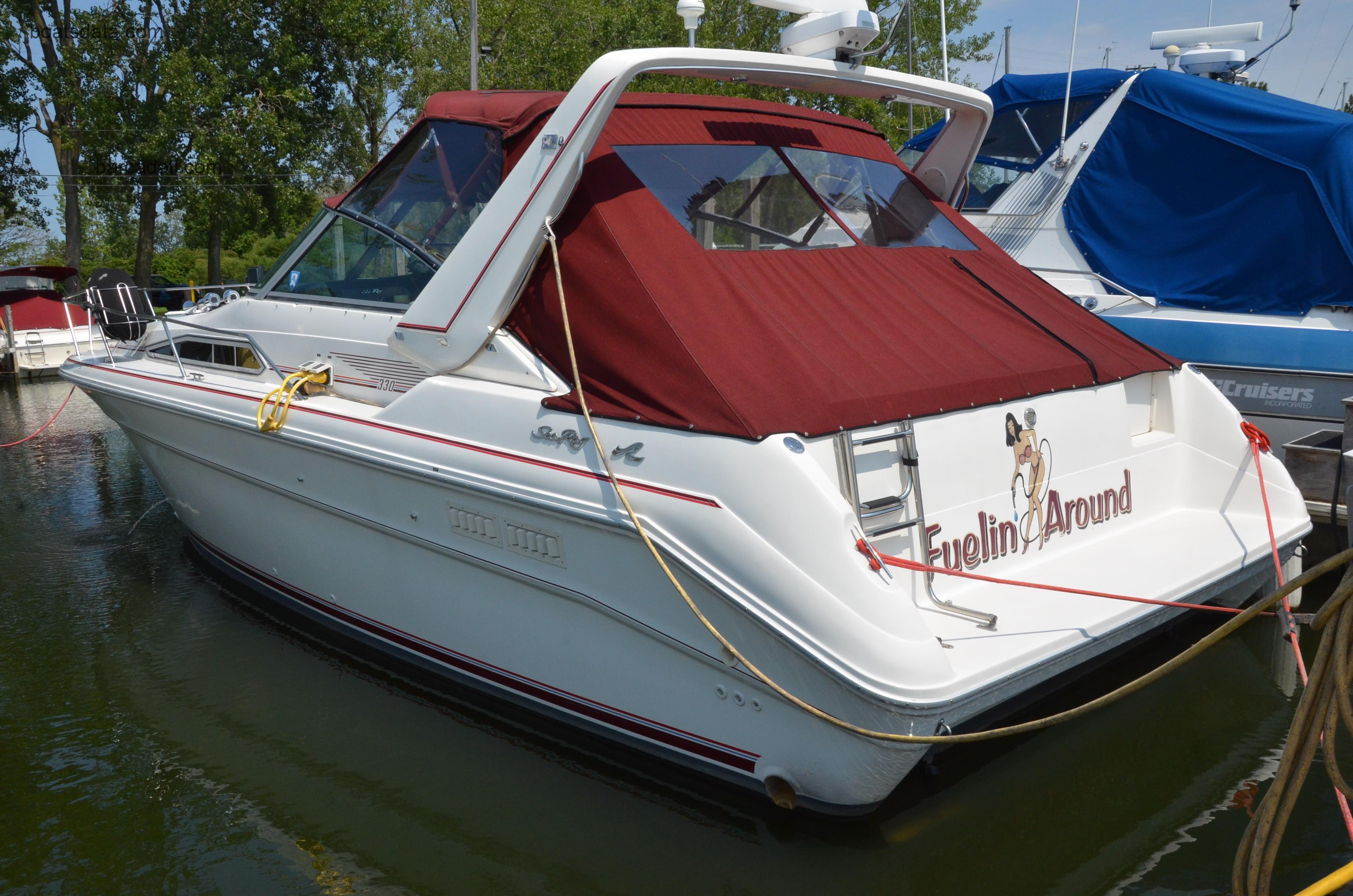 Sea Ray 330 Express Cruiser recensioni e scheda tecnica