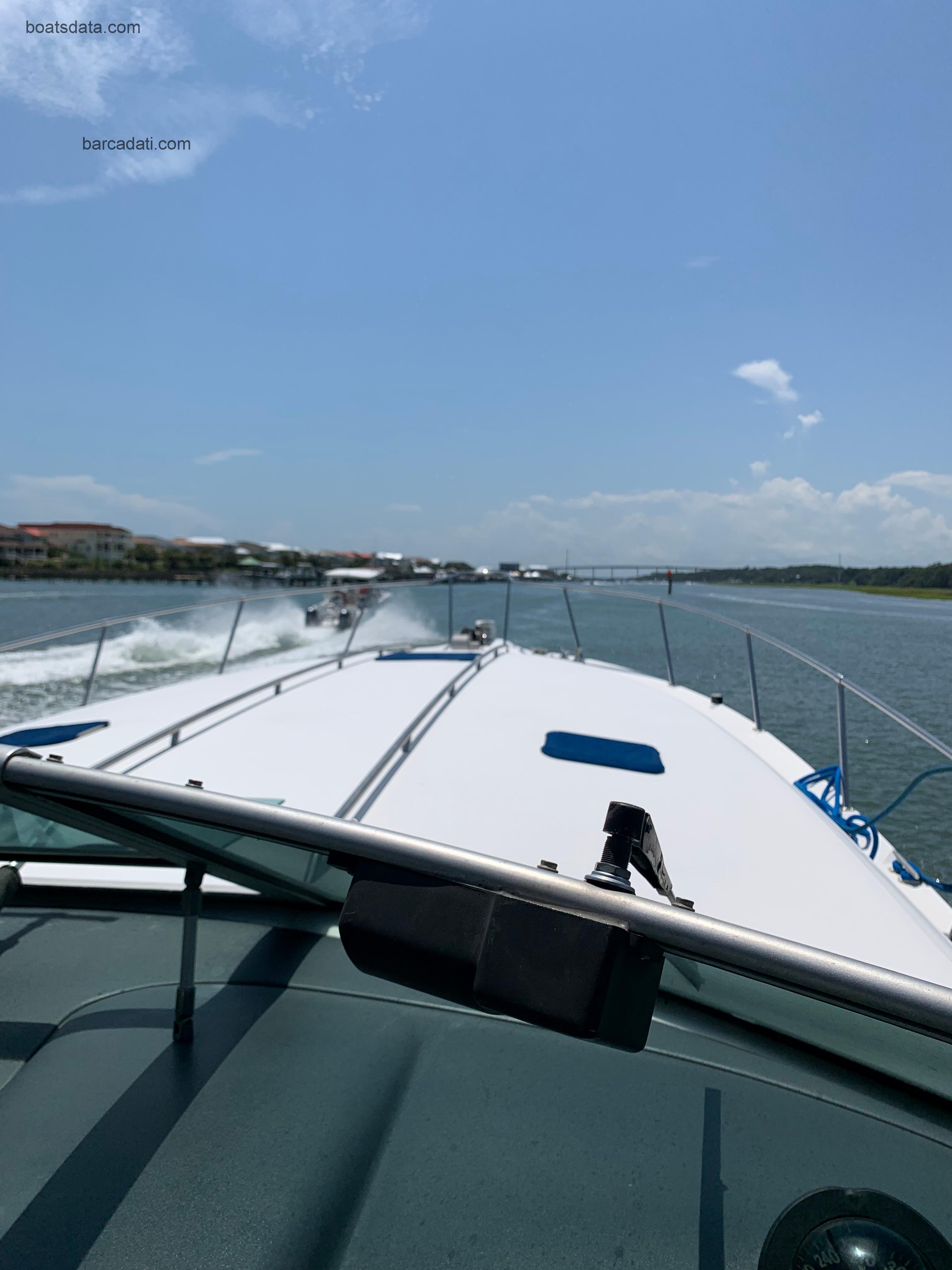 Sea Ray Express 400 recensioni e scheda tecnica
